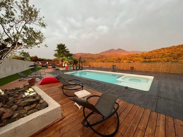 Villa - 200 m² - 5 pièces