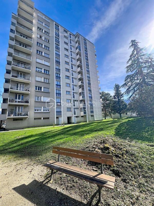 Appartement - 79 m² - 4 pièces