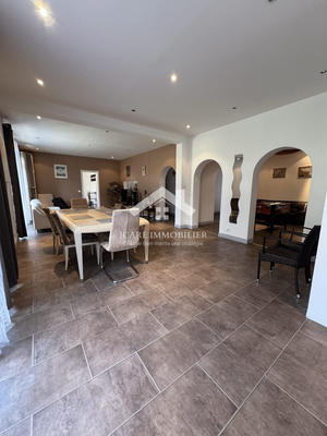 Appartement - 329 m² - 5 pièces