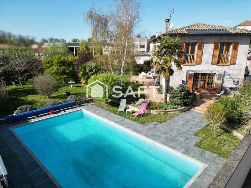 Maison - 213 m² - 6 pièces