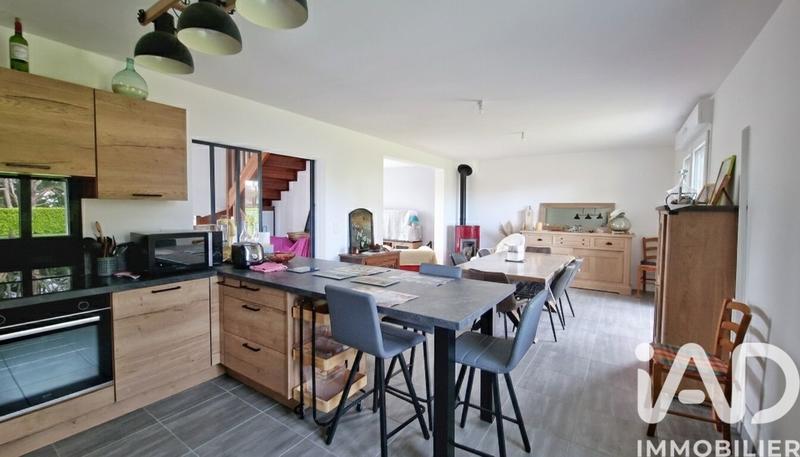 Maison - 92 m² - 5 pièces