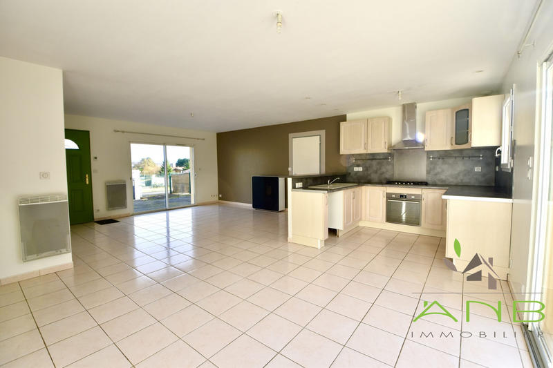 Maison - 90 m² - 4 pièces