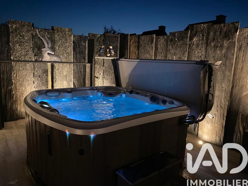 Maison - 238 m² - 7 pièces