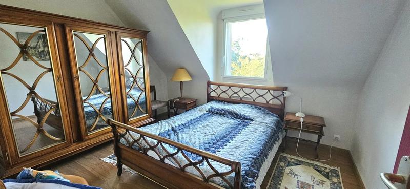 Maison - 202 m² - 9 pièces