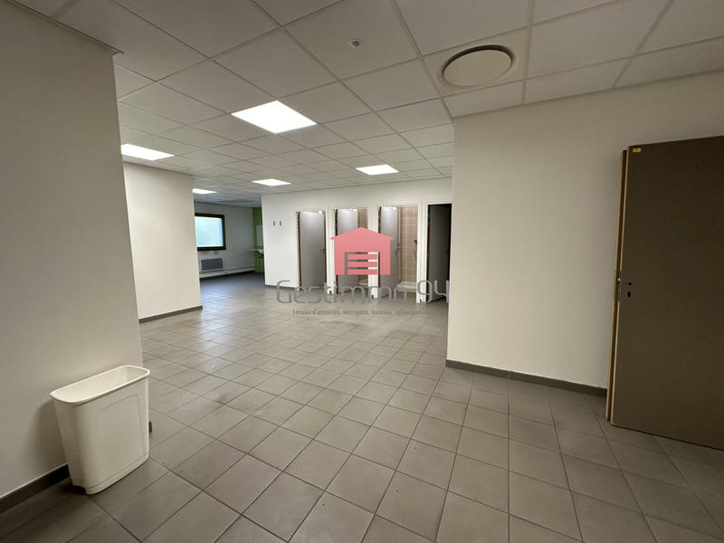 Local d'activités - 1 730 m²