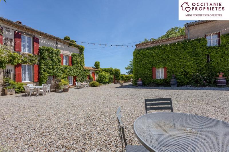 Propriété - 530 m² - 23 pièces