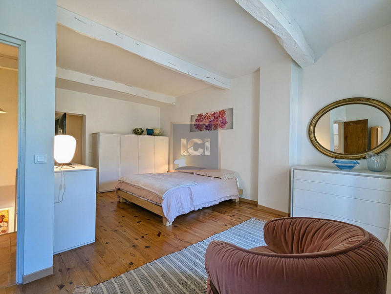 Villa - 279 m² - 8 pièces