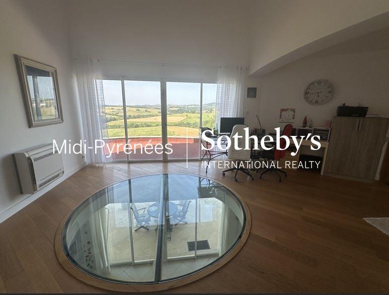 Maison - 350 m² - 9 pièces