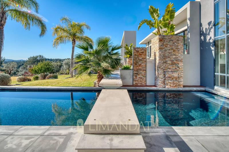 Villa - 650 m² - 17 pièces