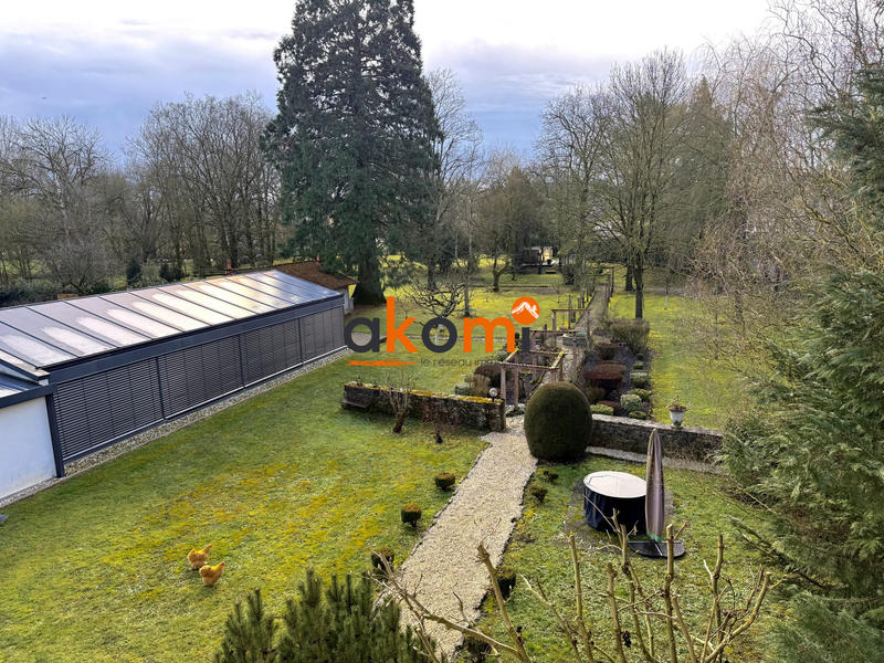 Maison - 430 m² - 8 pièces