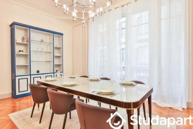 Appartement - 196 m² - 5 pièces