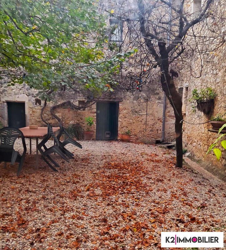 Maison - 486 m² - 14 pièces