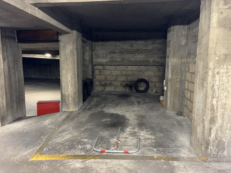 Parking / Garage - 11 m²
