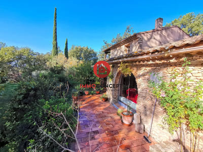 Mas - 268 m² - 9 pièces