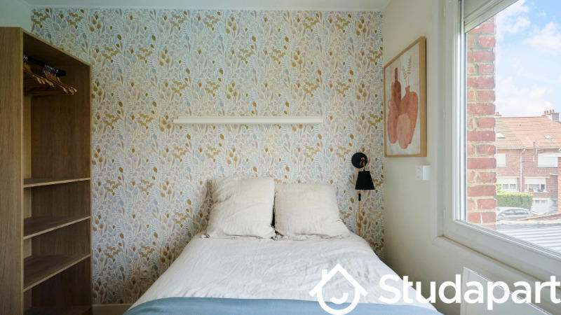 Chambre - 120 m² - 1 pièce