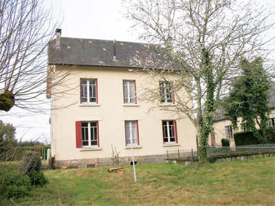 Maison - 220 m² - 8 pièces