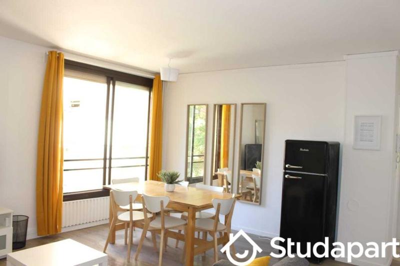 Chambre - 99 m² - 1 pièce