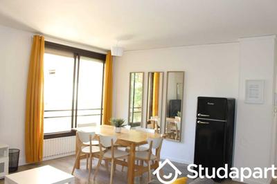 Chambre - 99 m² - 1 pièce