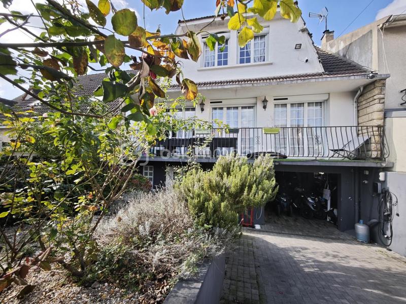 Maison - 140 m² - 5 pièces