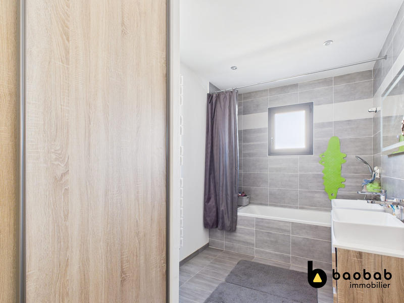 Villa - 127 m² - 5 pièces