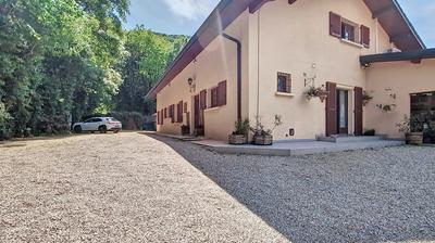 Maison - 313 m² - 9 pièces