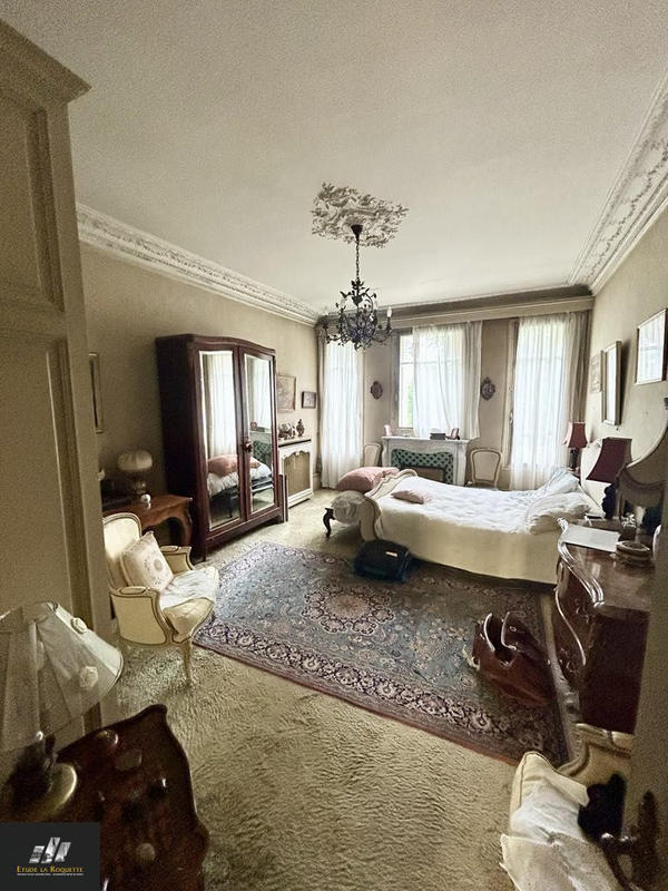 Appartement - 169 m² - 6 pièces