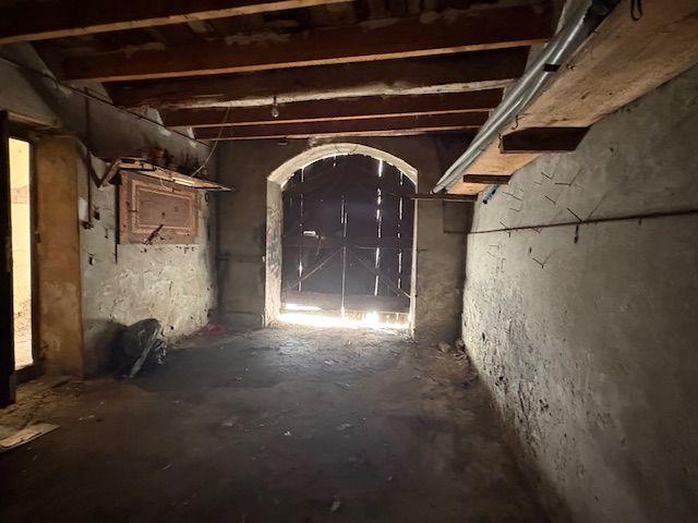 Immeuble - 99 m² - 5 pièces