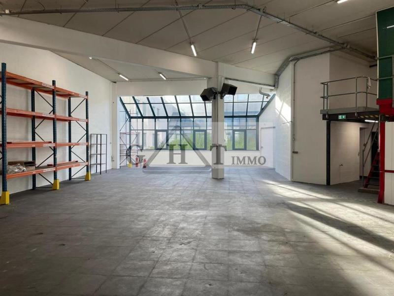 Entrepôt - 625 m²