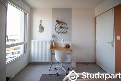 Chambre - 10 m² - 1 pièce