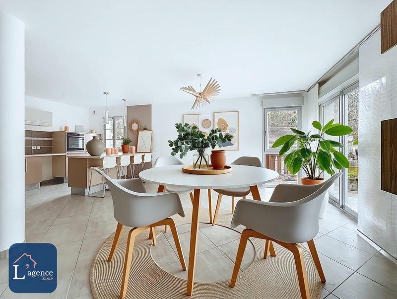 Maison - 140 m² - 5 pièces