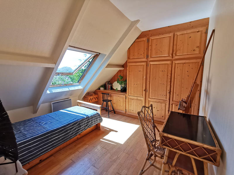 Maison - 157 m² - 9 pièces