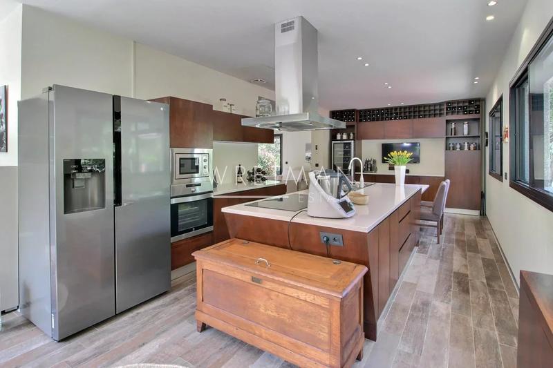 Villa - 257 m² - 6 pièces