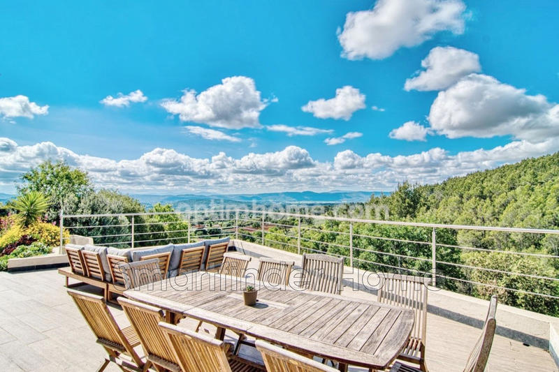 Maison - 194 m² - 6 pièces