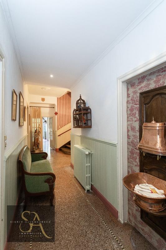 Maison - 460 m² - 13 pièces