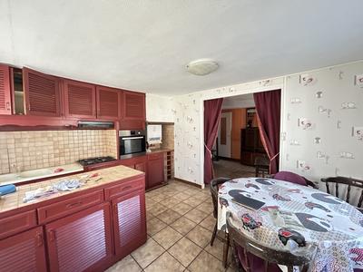 Maison - 79 m² - 6 pièces