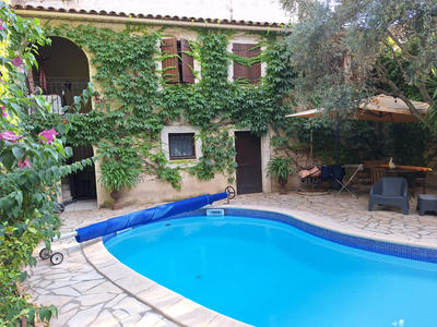 Propriété - 320 m² - 6 pièces