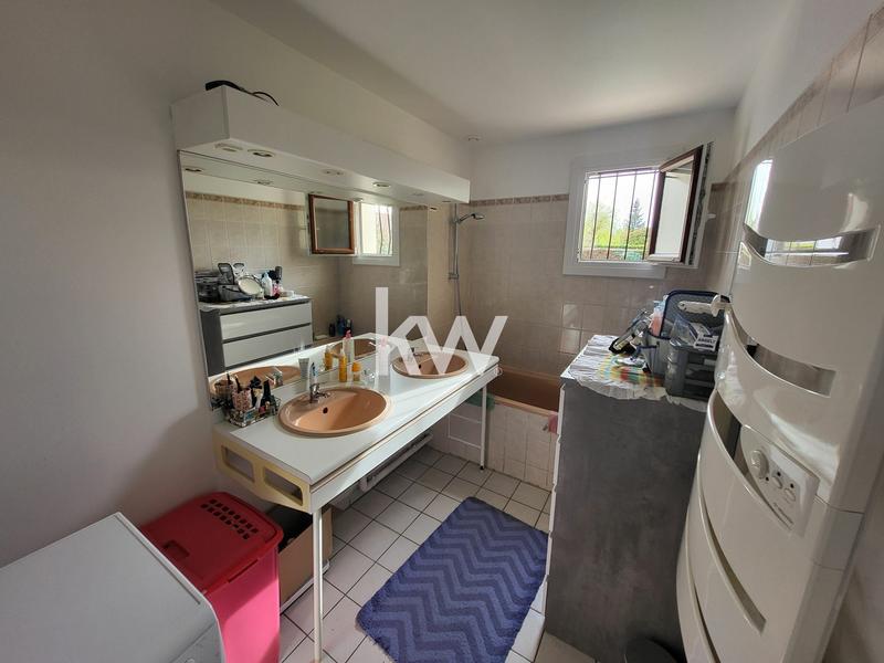 Maison - 99 m² - 5 pièces