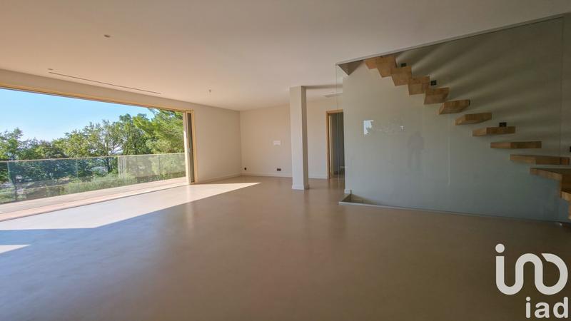 Maison - 198 m² - 5 pièces