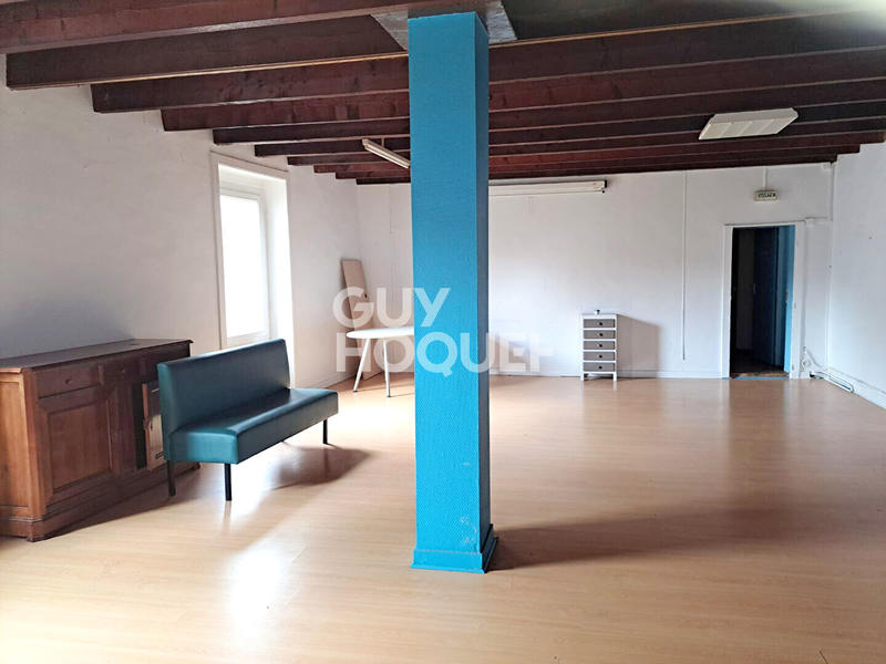 Maison - 300 m² - 8 pièces