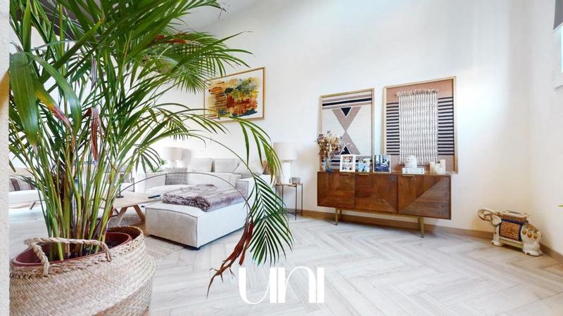 Maison - 210 m² - 6 pièces