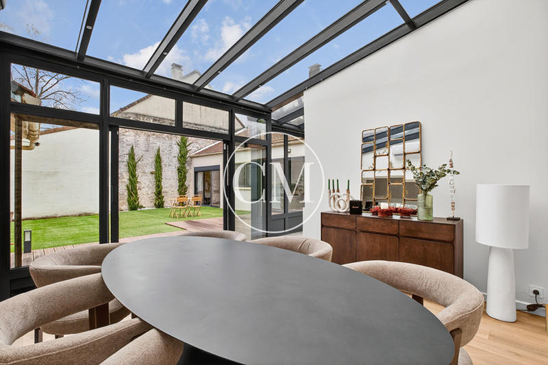 Maison - 215 m² - 6 pièces