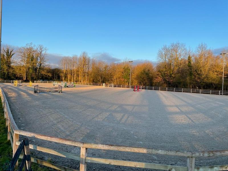 Haras - 700 m² - 26 pièces