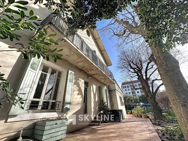 Maison - 197 m² - 9 pièces