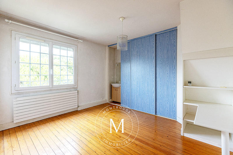 Maison - 269 m² - 10 pièces