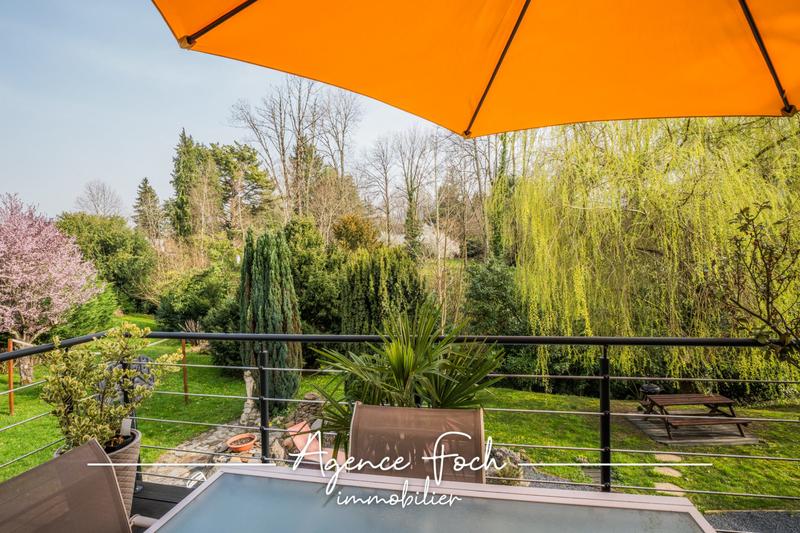 Maison - 495 m² - 14 pièces