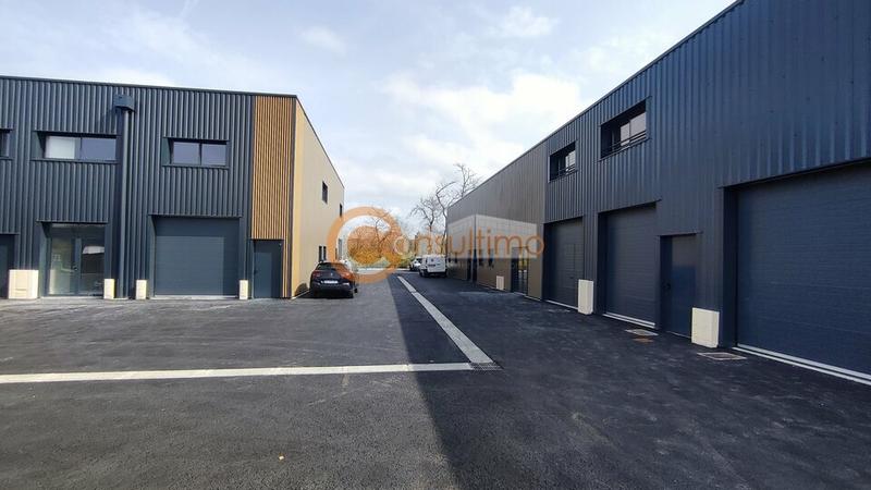 Local d'activité / Entrepôt - 78 m²