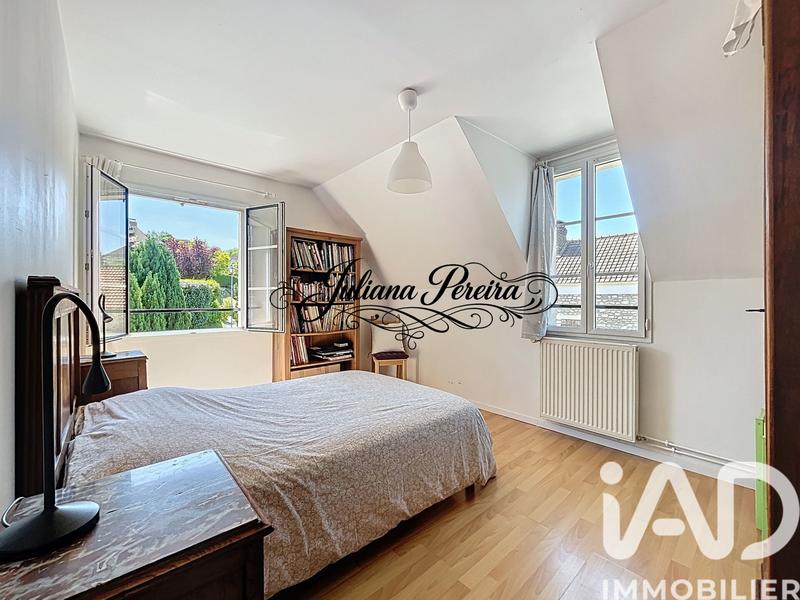 Maison - 205 m² - 9 pièces