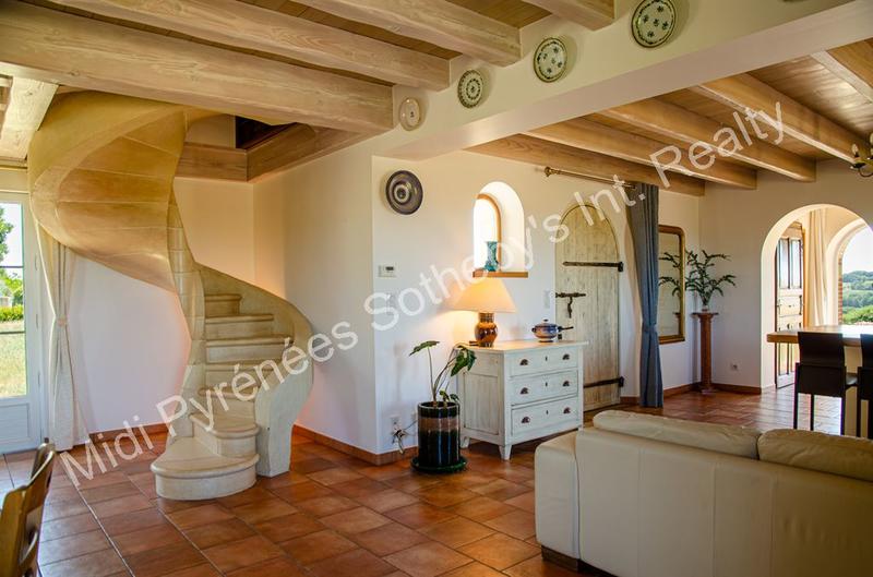 Maison - 278 m² - 7 pièces