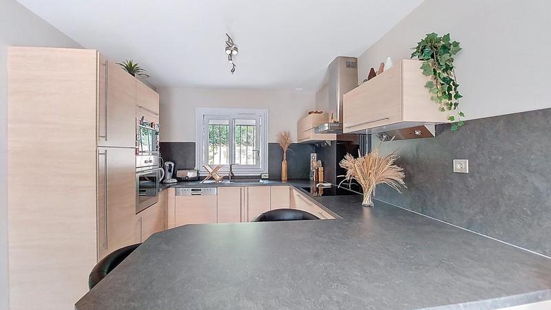 Maison - 105 m² - 4 pièces