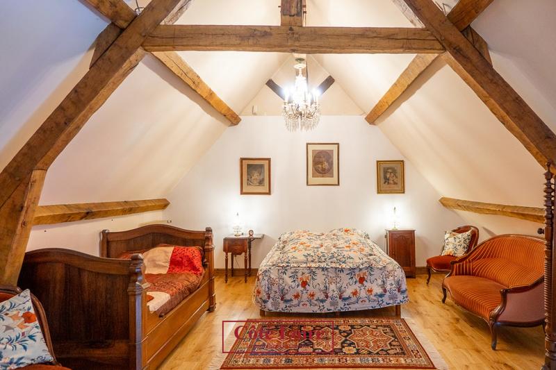 Maison - 251 m² - 8 pièces